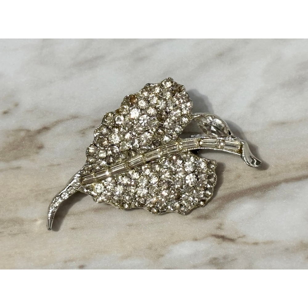 Vintage Napier Silver Tone Clear Rhinestone‎ Leaf Brooch Pin Signed Botanical